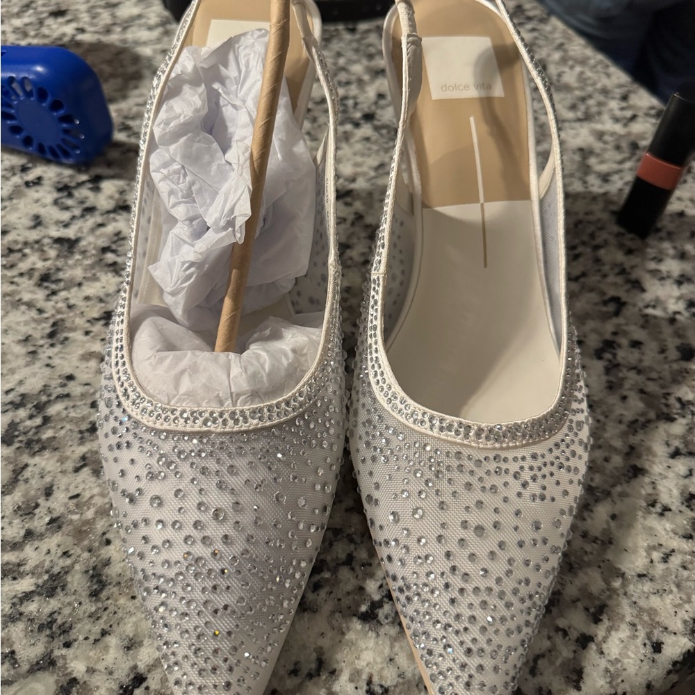 Dolce Vita 
KAYE CRYSTAL
Color: WHITE MESH
Size: 10